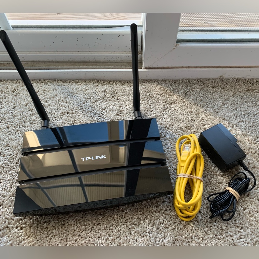 TP Link Wireless Router - Picture 1 of 4
